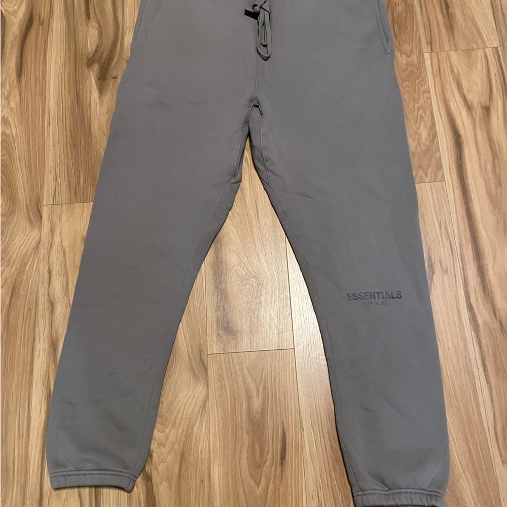 Fear of God Essentials Fleece Sweatpant in Light Heather Gray